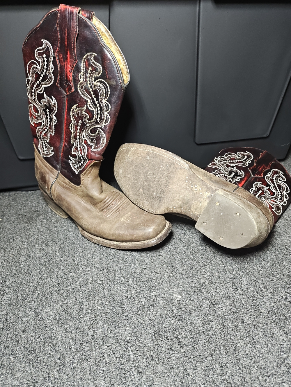 Chaparral Women’s 7.5 Embroidered Snip Toe Western Boots Red Shaft / Brown Foot